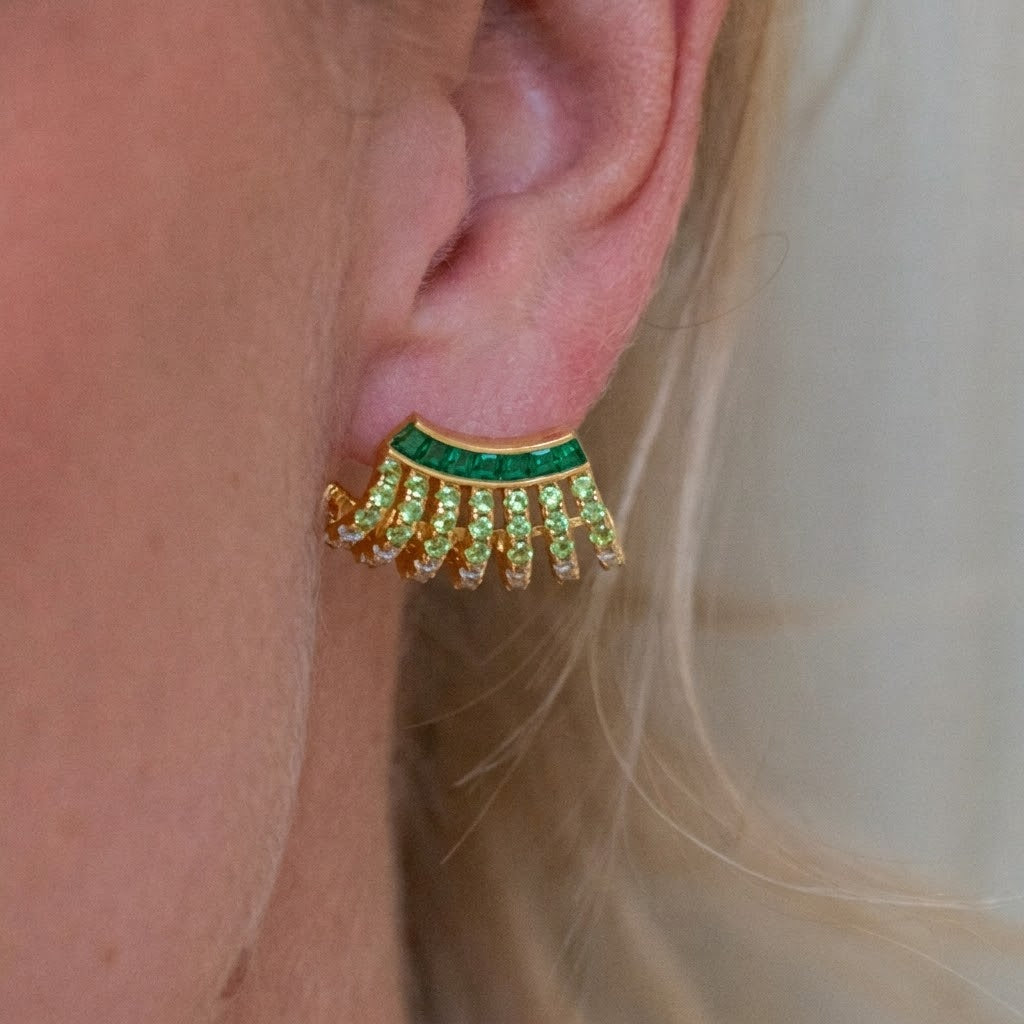 Aretes Dorado Abanico 7 Hilos Multi Esmeralda